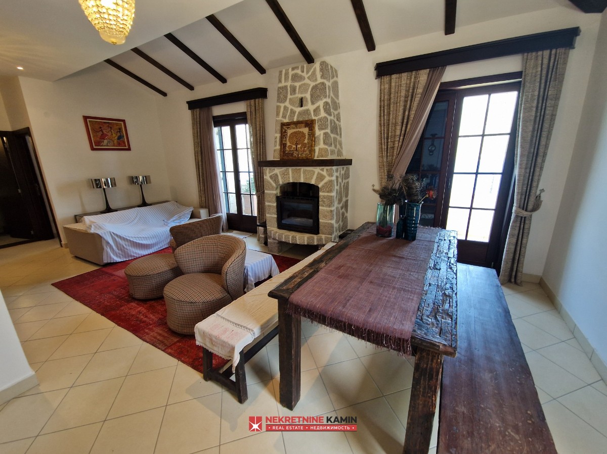Two-Bedroom Seafront Apartment in a Prestigious Complex, Kostanjica, Kotor